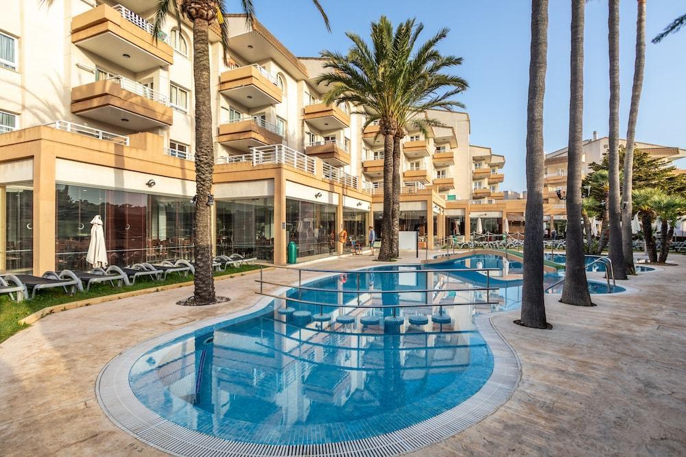 Hotel Illot Suites Cala Ratjada  Exterior photo