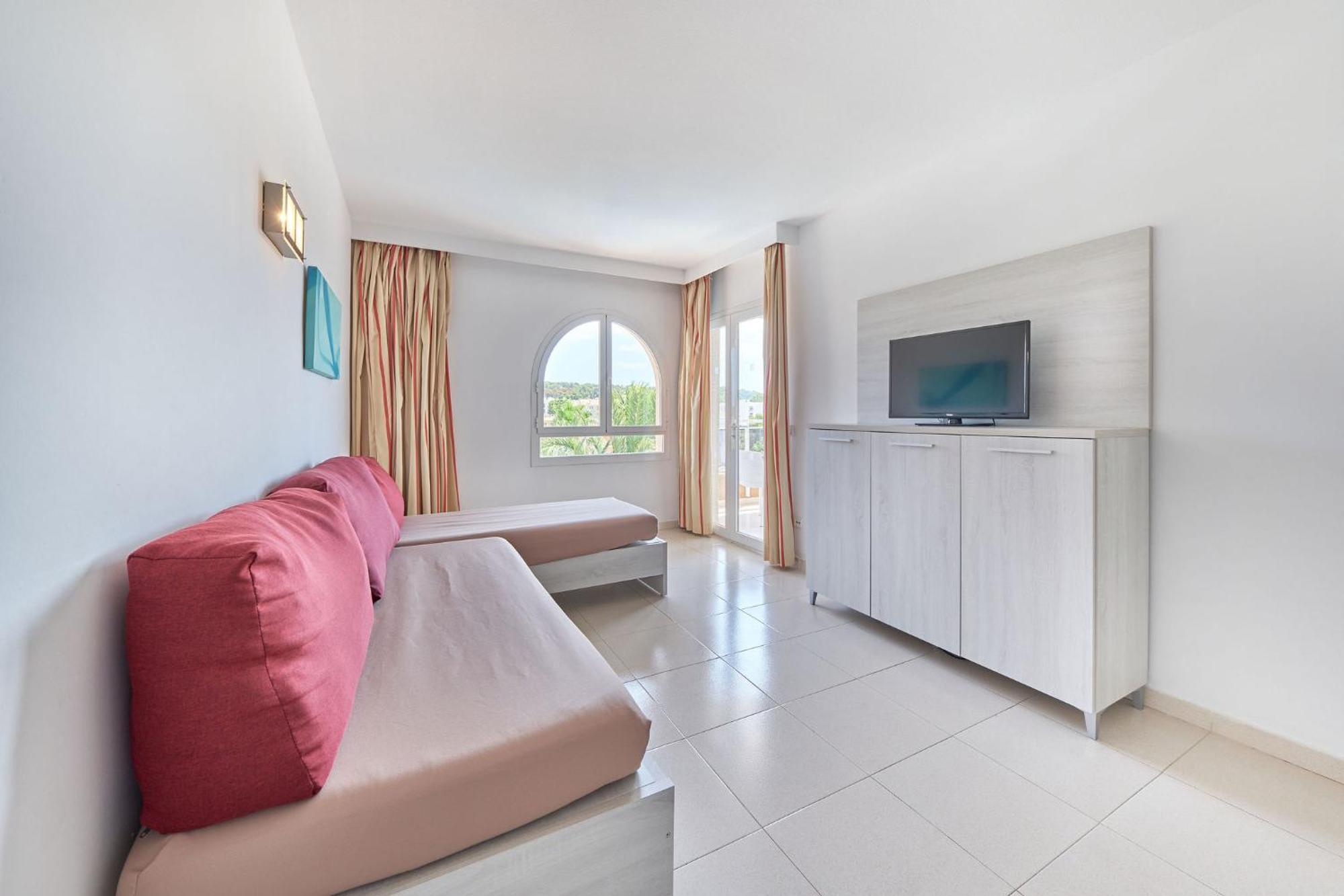Hotel Illot Suites Cala Ratjada  Exterior photo